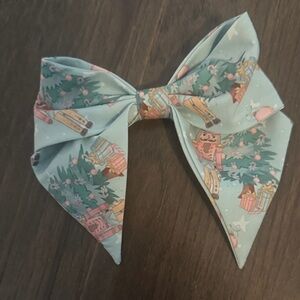 Festive nutcracker Bow